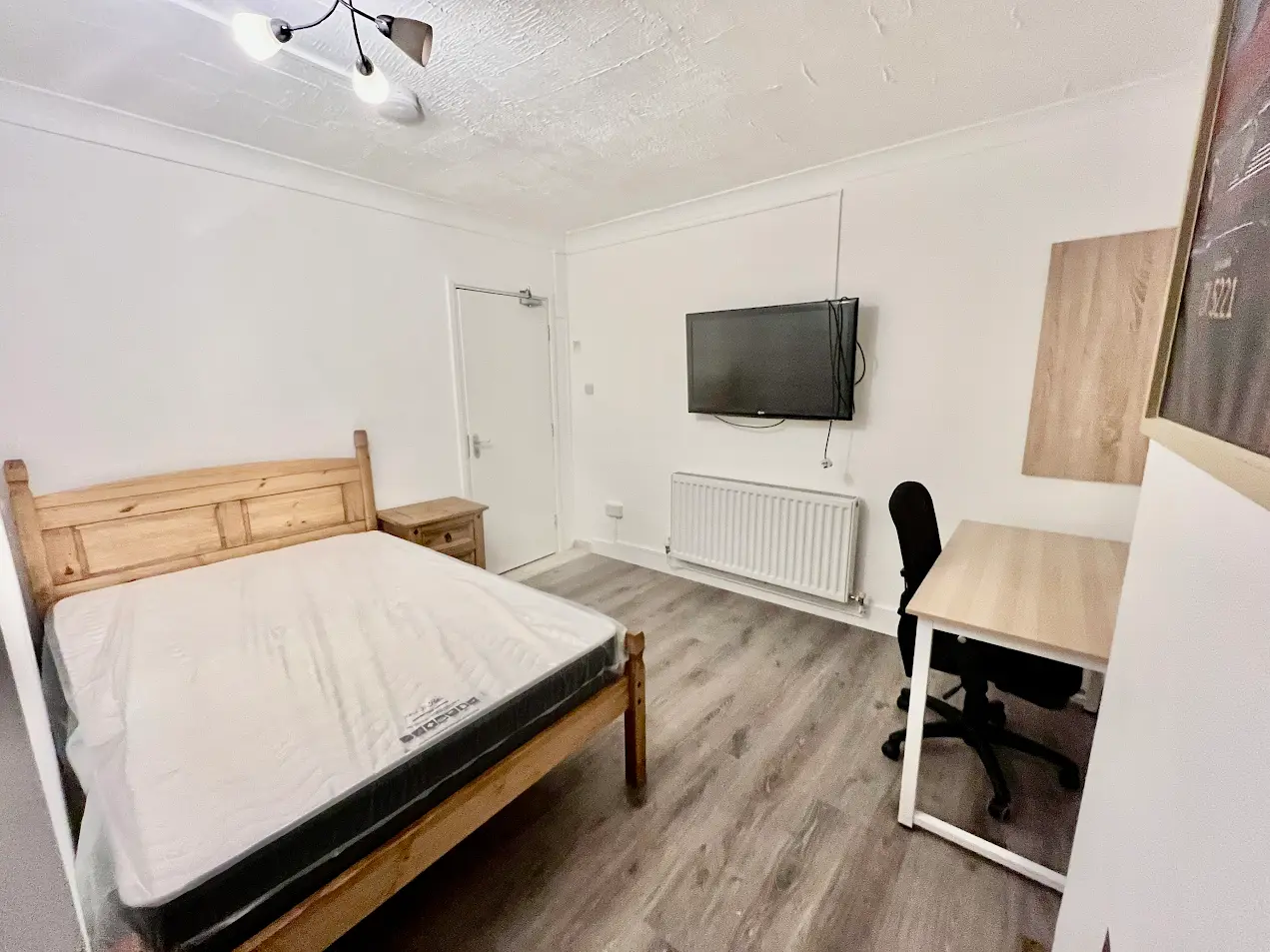 Double room in Vigilant Close 